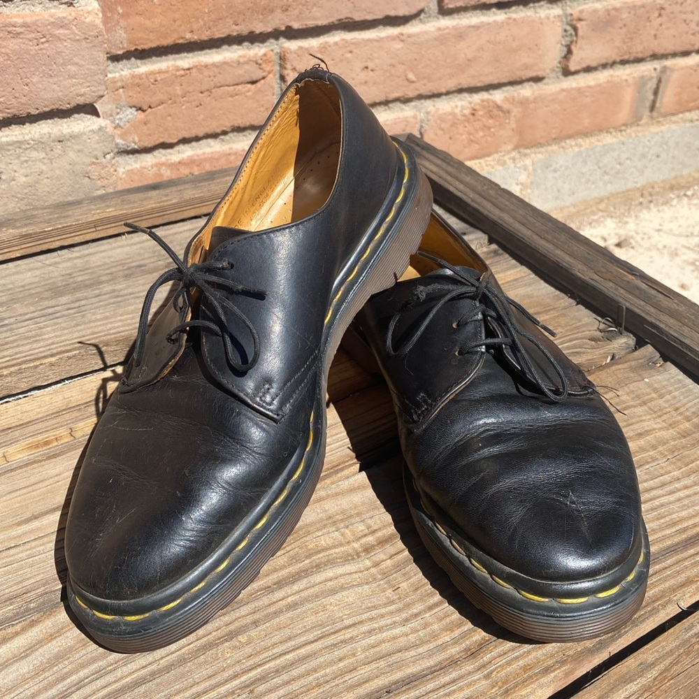 Vintage Dr. Martens 1461 Made in England Oxfords – UK 7 / US Men’s 8 / Women’s 9